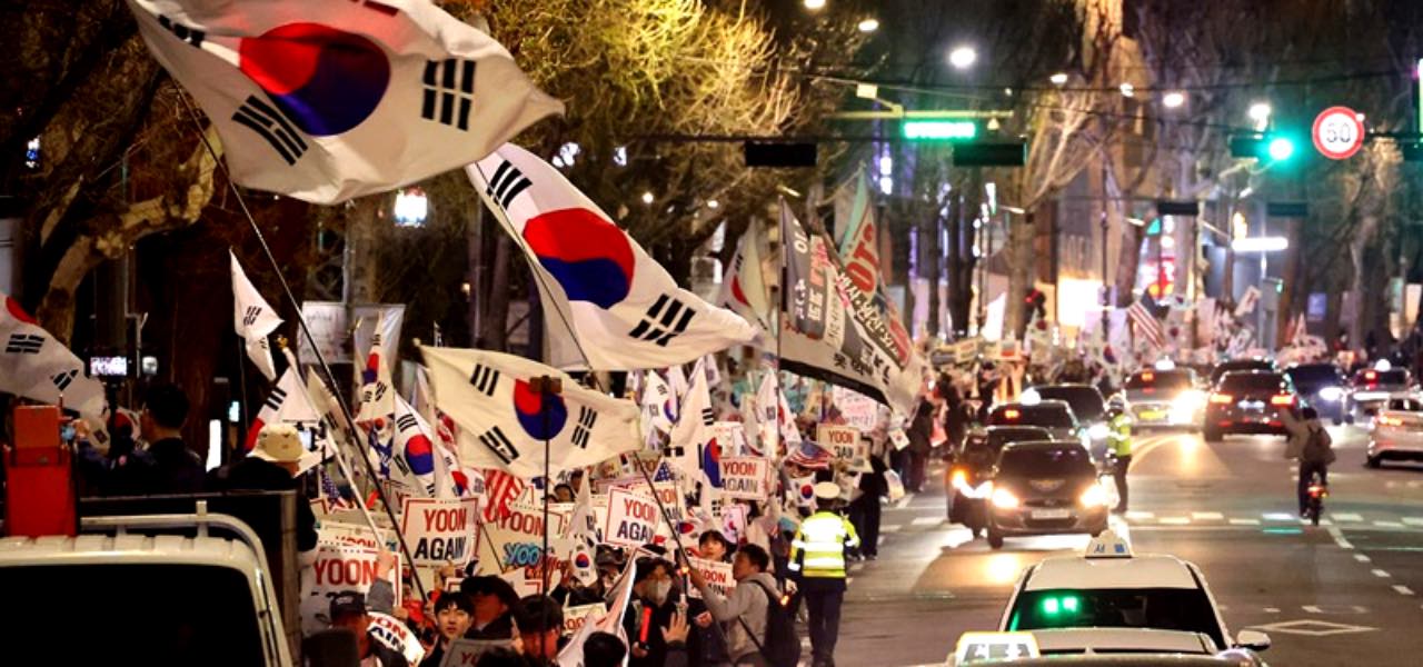 태극기가 가득한 도심 현장